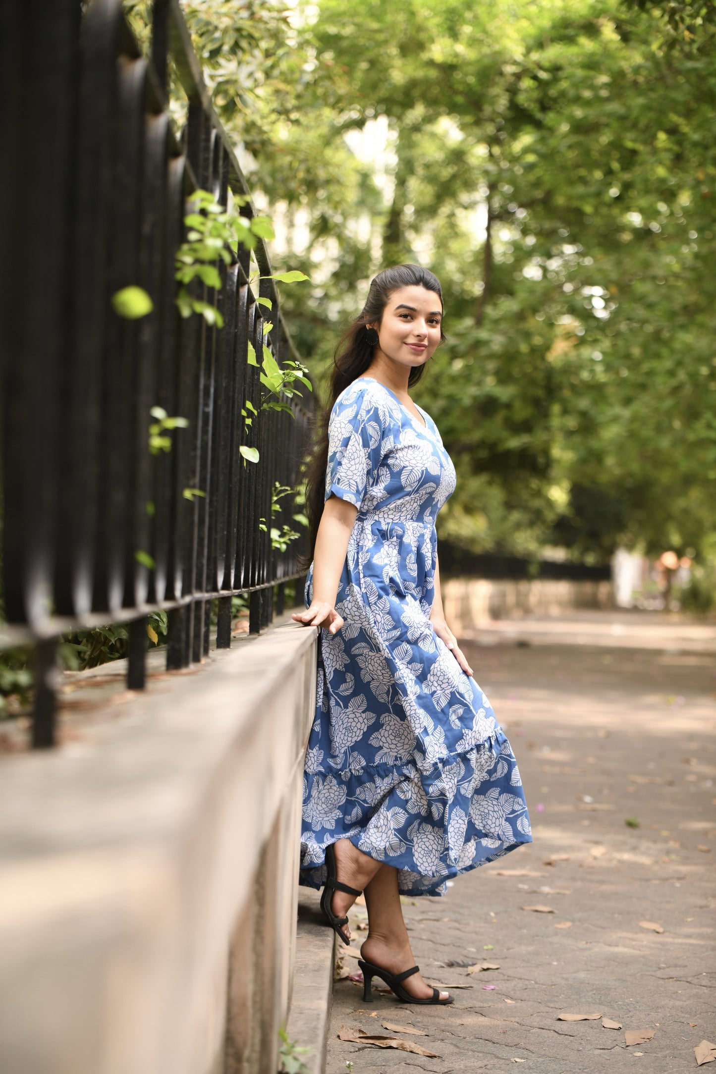 presents new casual wear midi dress for women
