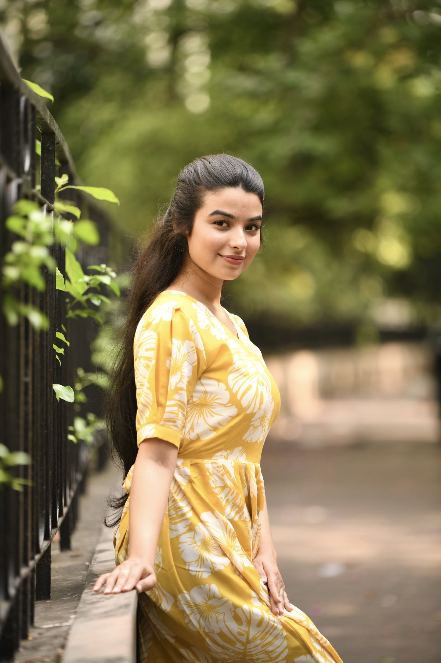 presents new casual wear midi dress for women