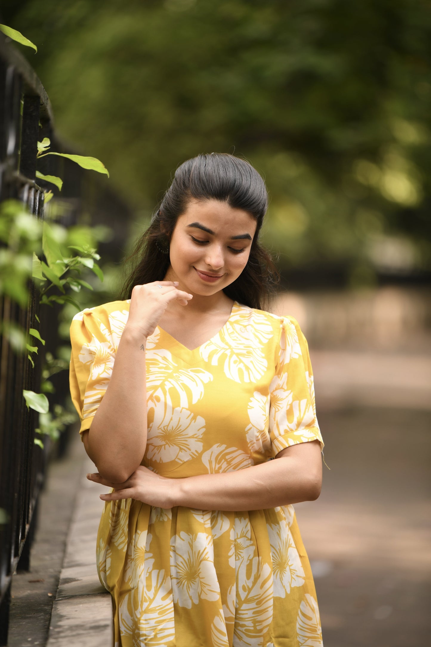 presents new casual wear midi dress for women