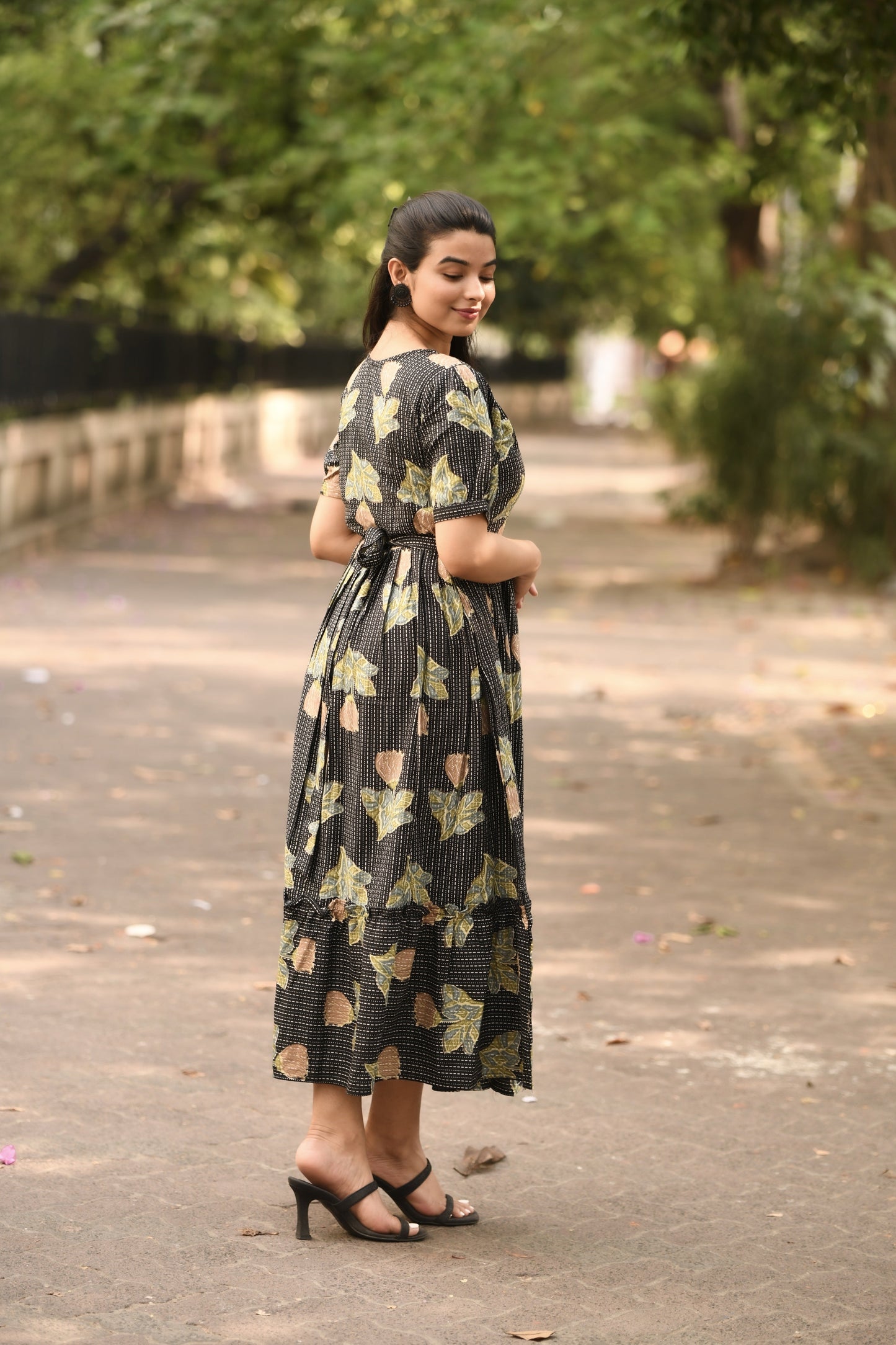 presents new casual wear midi dress for women
