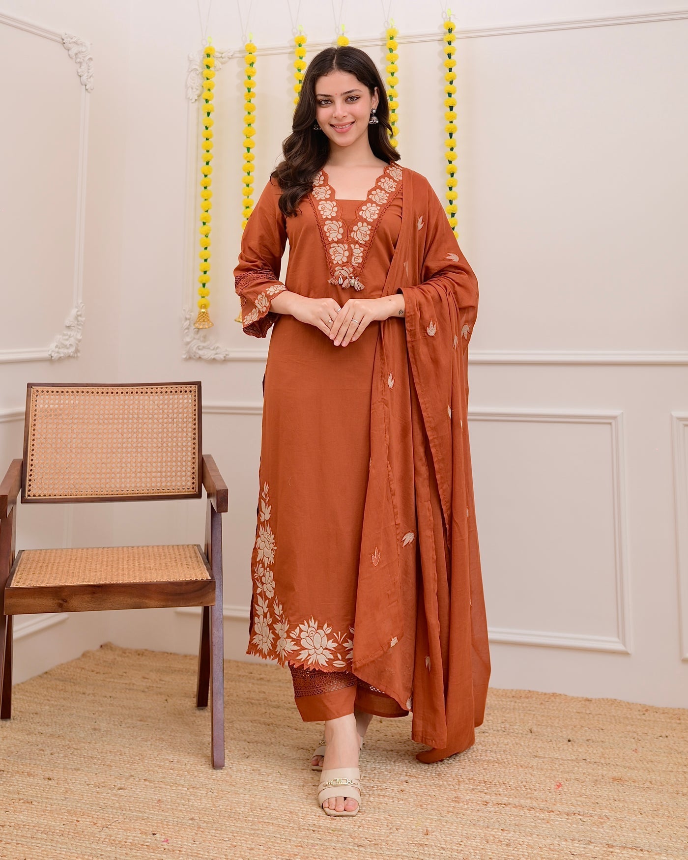 Elegant Embroidered Suit Set with Cutwork and Complete Cotton Linning