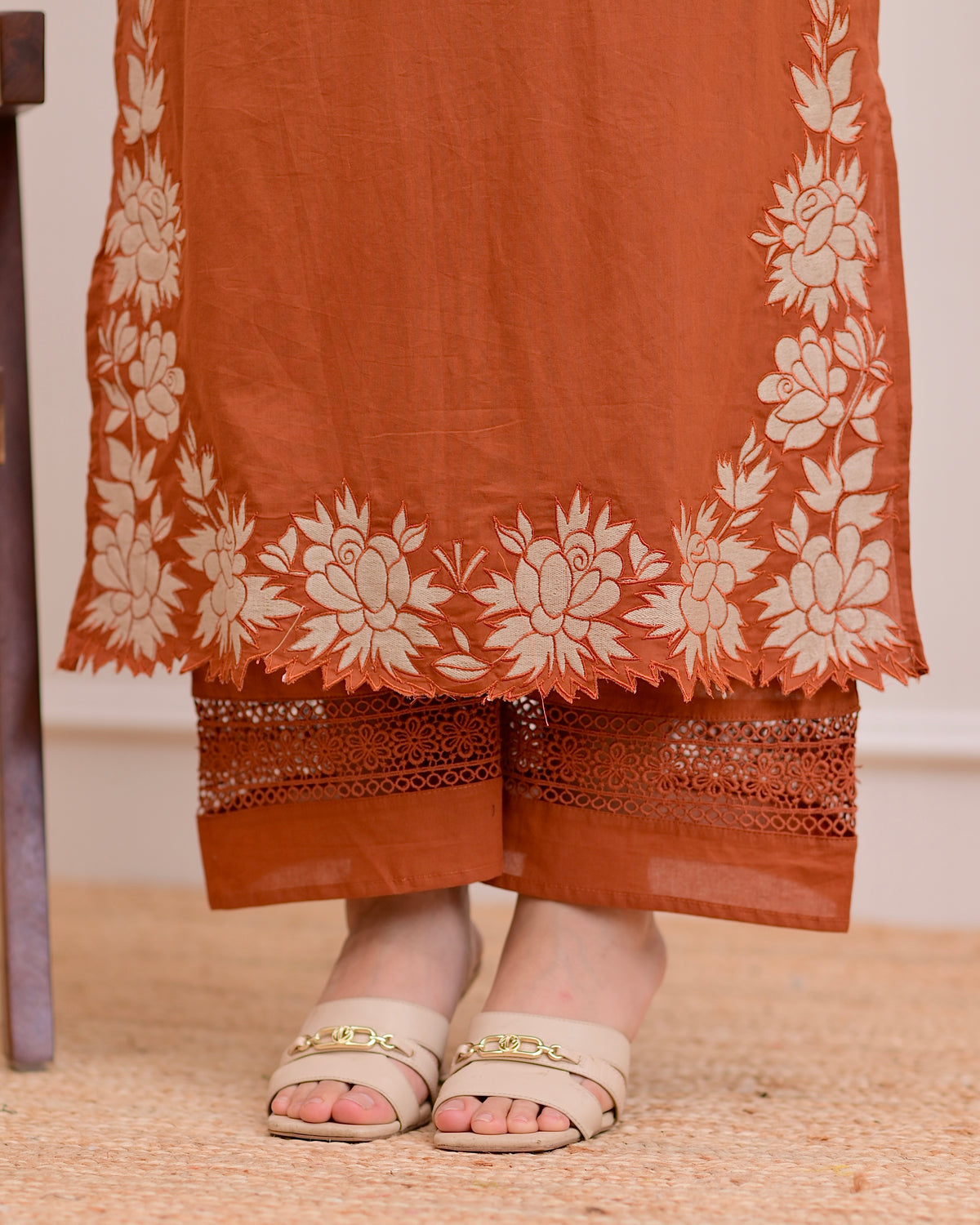 Elegant Embroidered Suit Set with Cutwork and Complete Cotton Linning