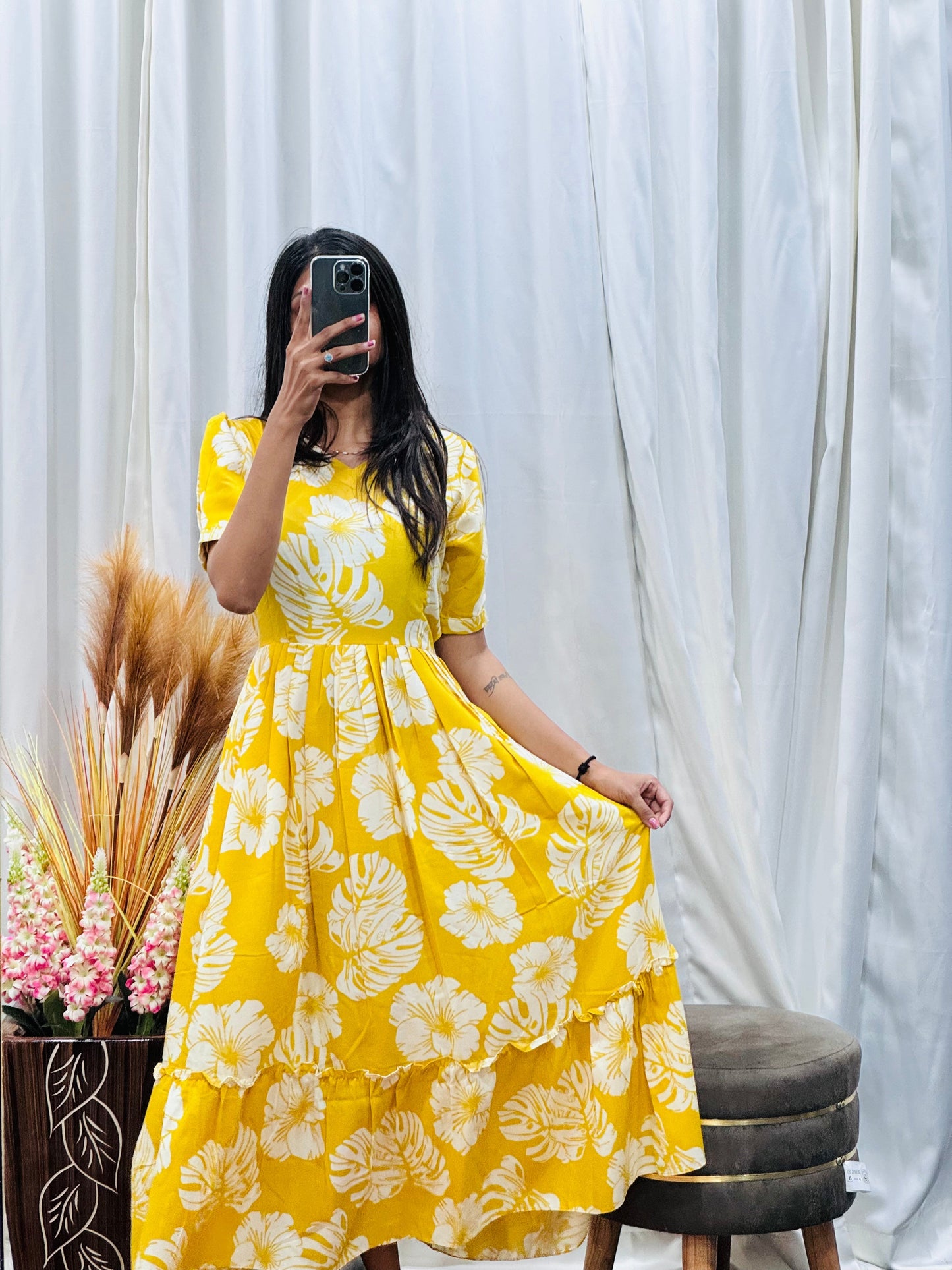 Presents new casual wear midi dress for women