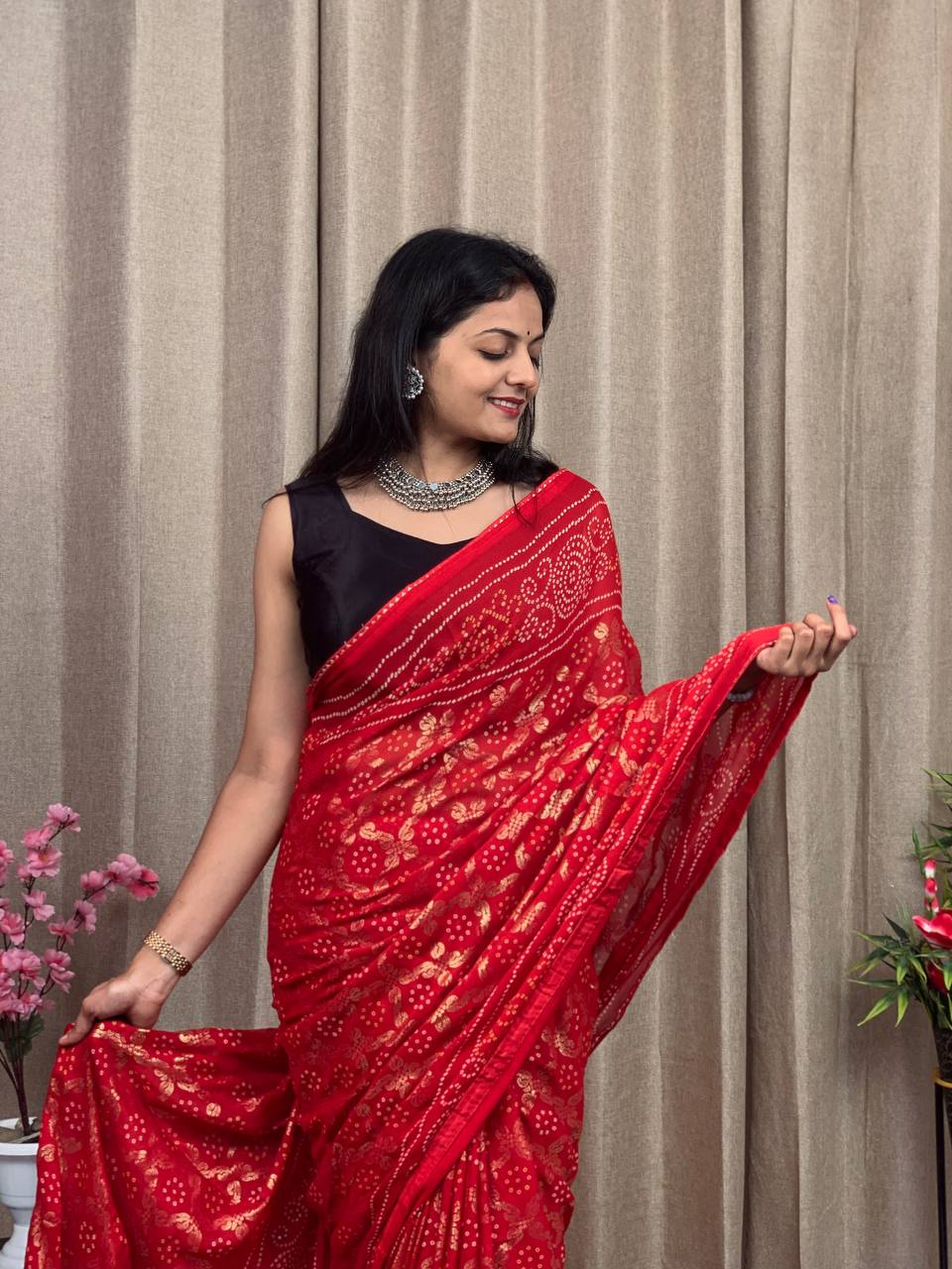 haritag Bandhani saree for women