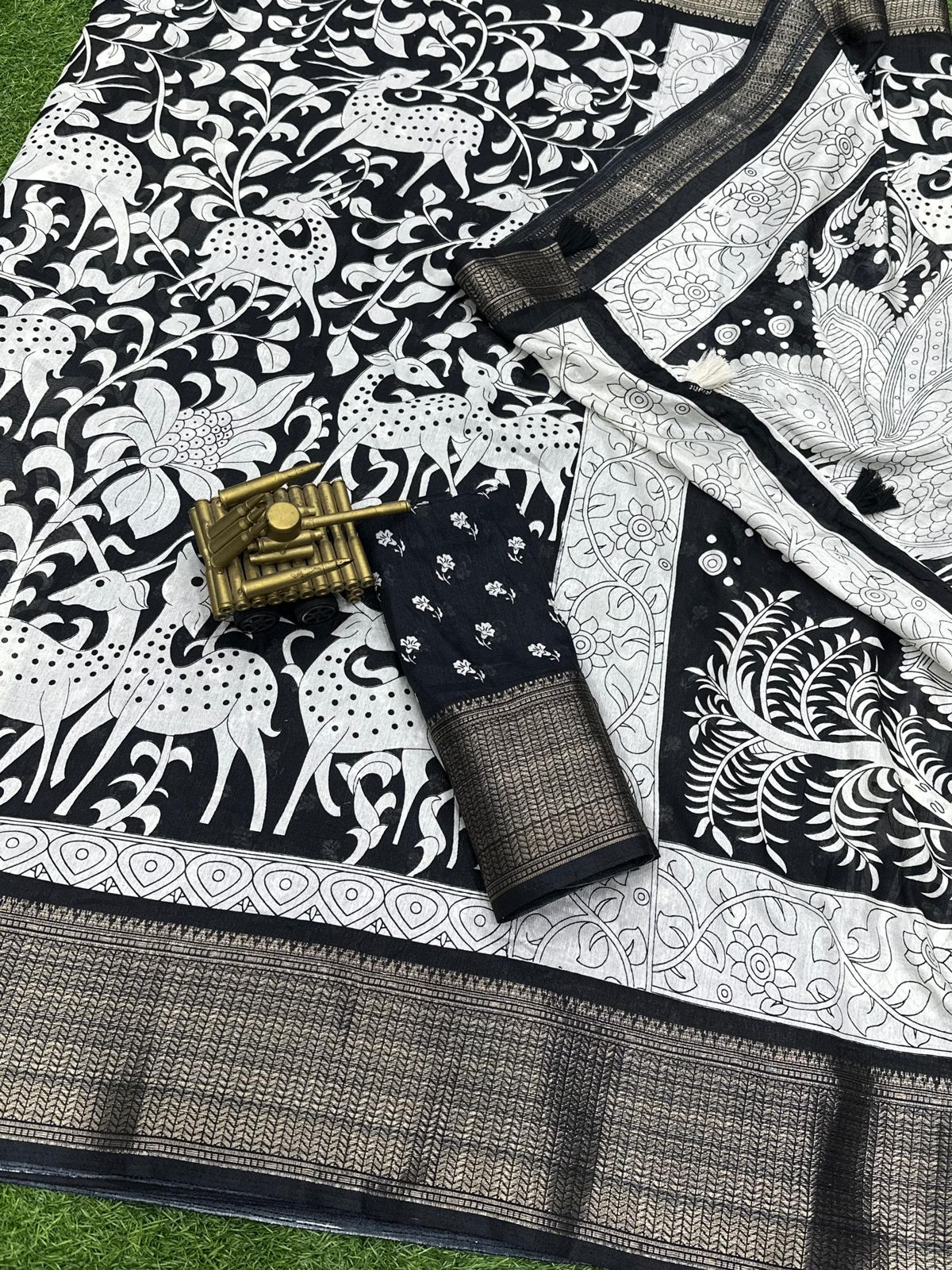 presents maslin cotton saree
