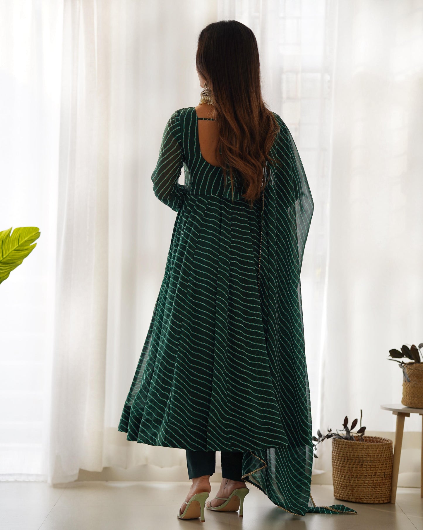presents heavy pure fox georgette laheriya print