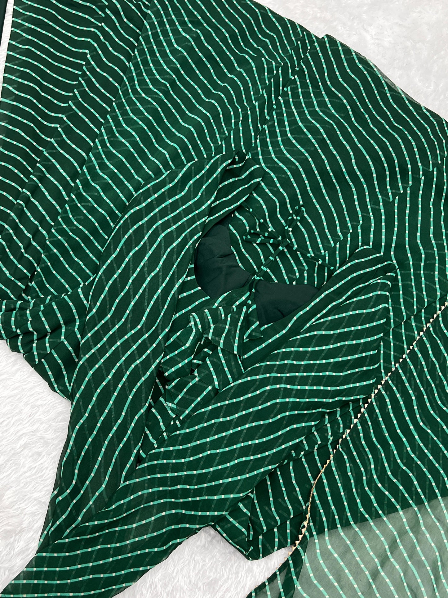 presents heavy pure fox georgette laheriya print