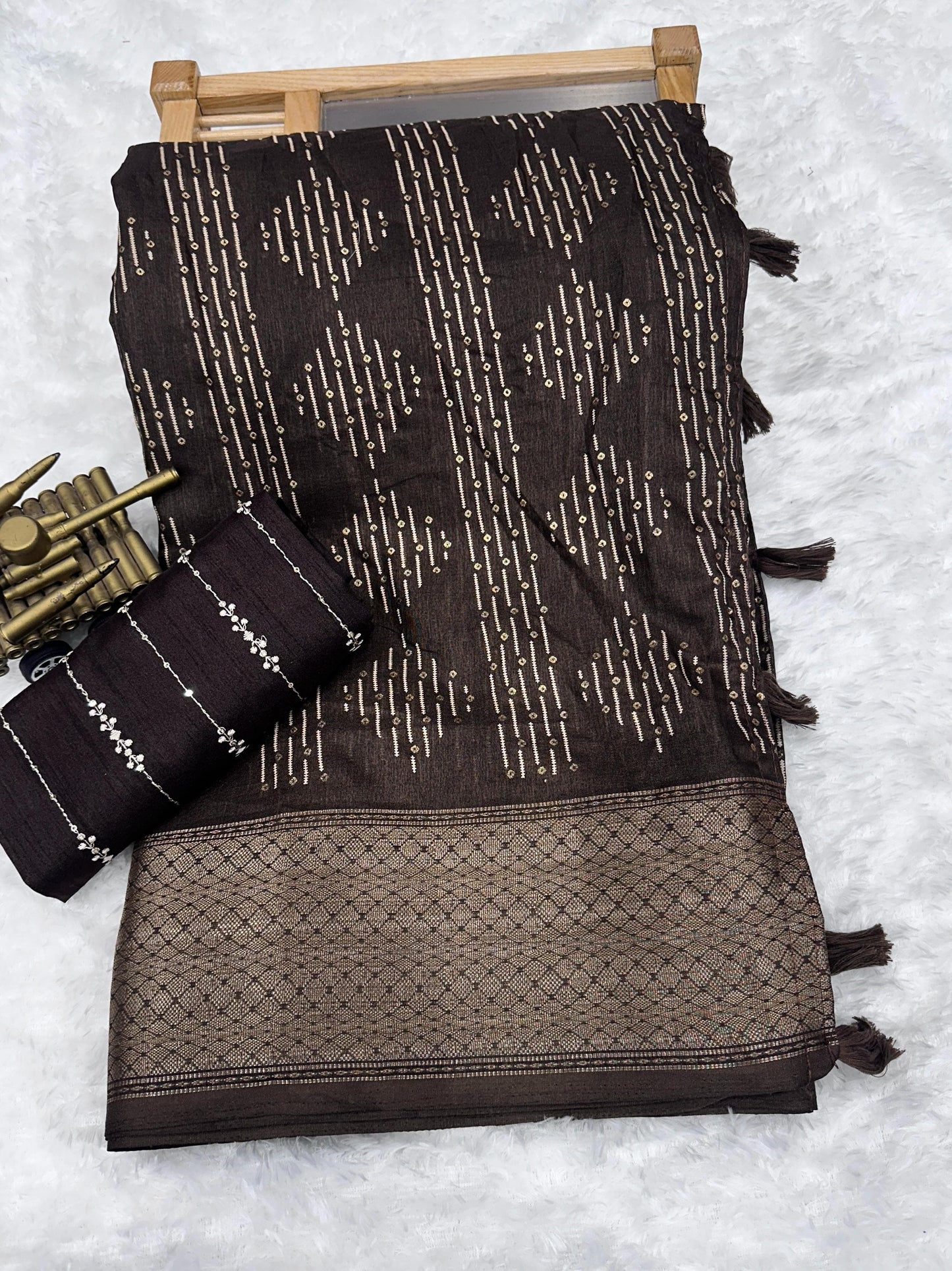 presents perfect printed saree with contrast blouse