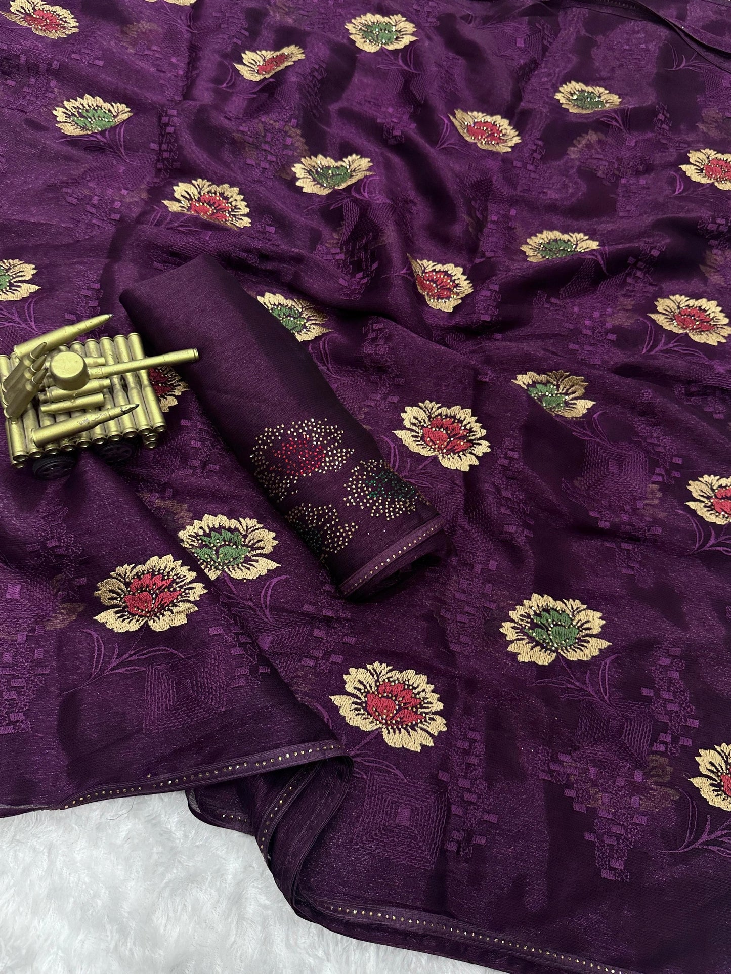 presents zareen Sitara chiffon saree