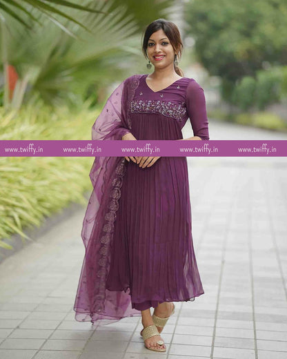presents flared kurti with dupata