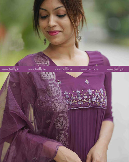 presents flared kurti with dupata
