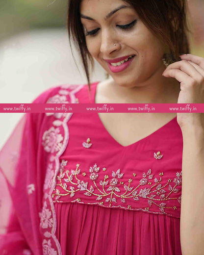 presents flared kurti with dupata