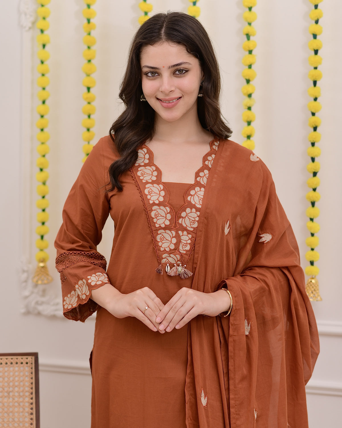 Elegant Embroidered Suit Set with Cutwork and Complete Cotton Linning