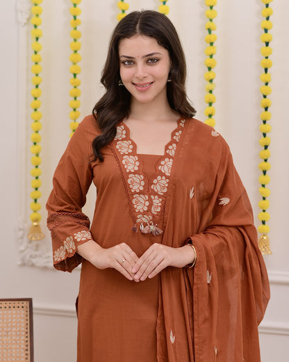 Elegant Embroidered Suit Set with Cutwork and Complete Cotton Linning